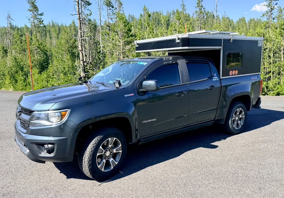 OVRLND Pop-Up Camper - fits 2nd gen Tacoma & Colorado 5’ bed - incl. full electrical & solar setup in Bend, OR (photo 8)