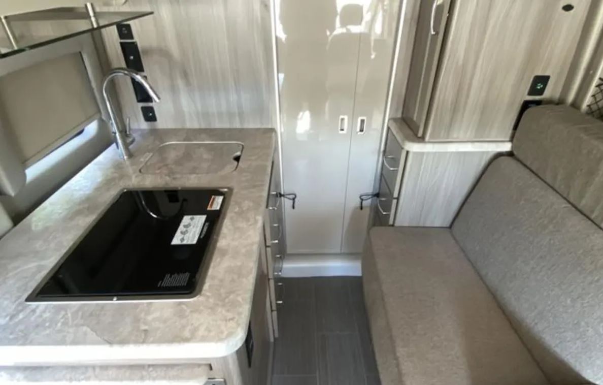 2023 Thor Scope 18M- Camper Van — photo 17