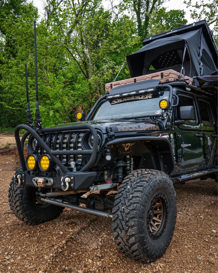 2020 Jeep Gladiator · Overland Pickup 4D 5 ft in McHenry, IL (photo 6) — photo 6