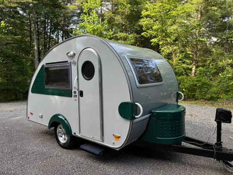 Nucamp 320 CS-S Minnow-Campers overland rental