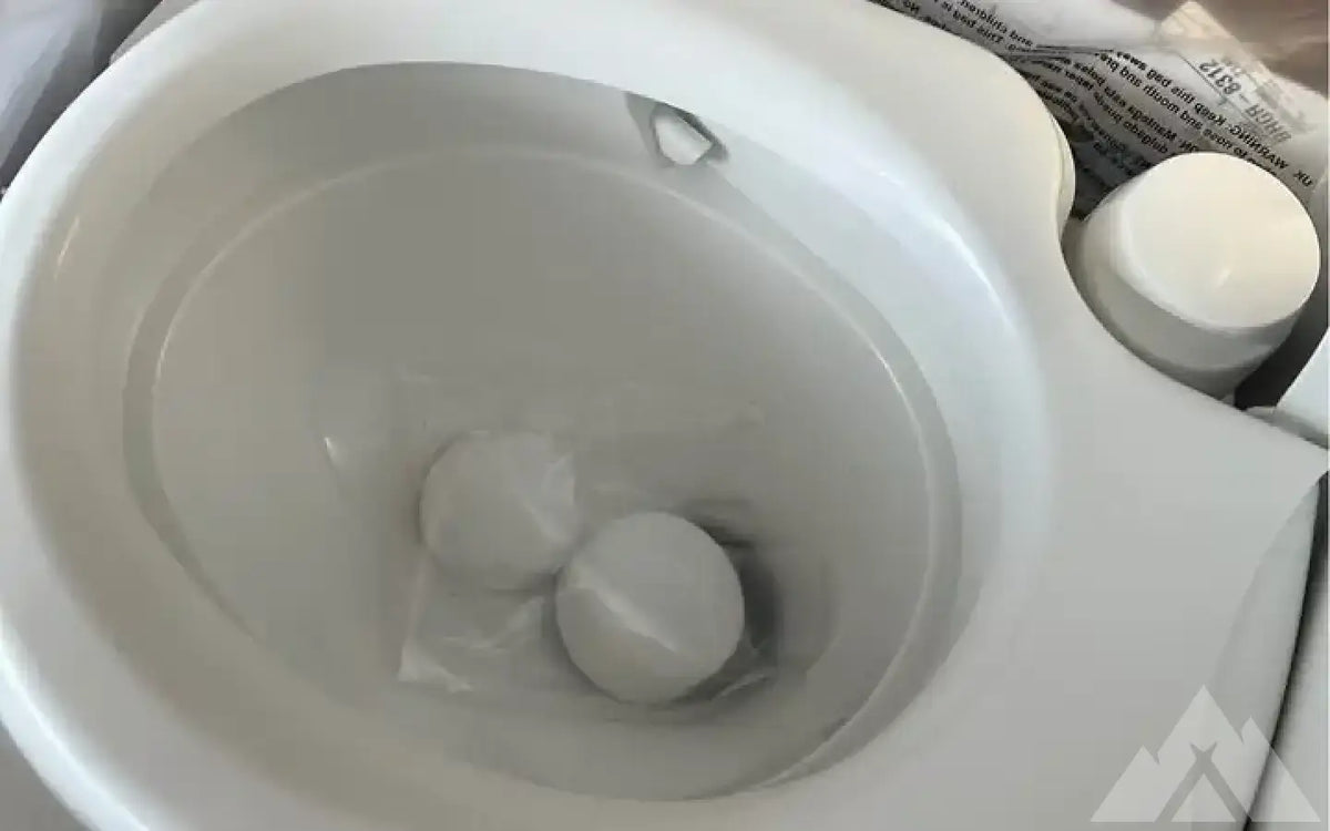 Thetford Porta Potti 365 BRAND NEW-NEVER USED — new showers & toilets for sale (photo 3) — photo 3