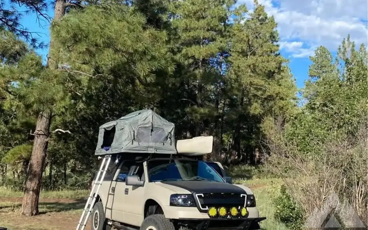 Thule tepui foothill rooftop tent — used rooftop tents for sale — photo 1