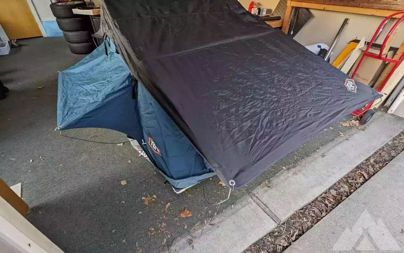 Thule Tepui roof top car tent — used rooftop tents for sale (photo 5)