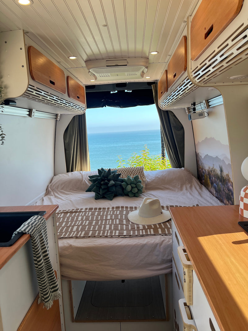  ocean views. Features a kitchen sink — photo 3