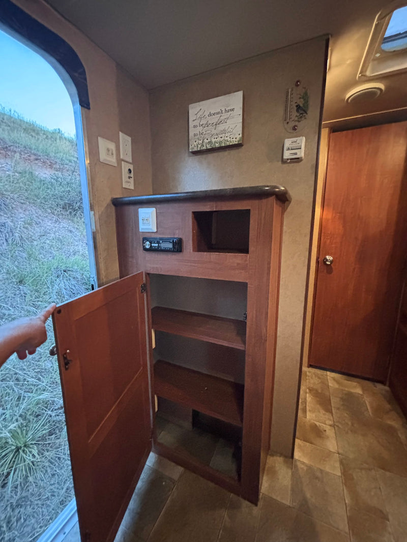  overhead cabinets — photo 8