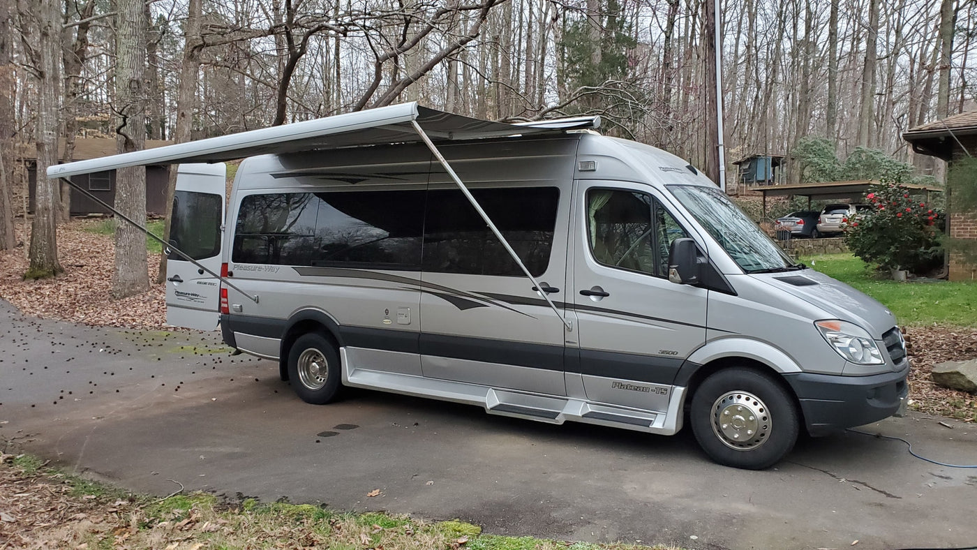  built on Mercedes Sprinter chassis — photo 4