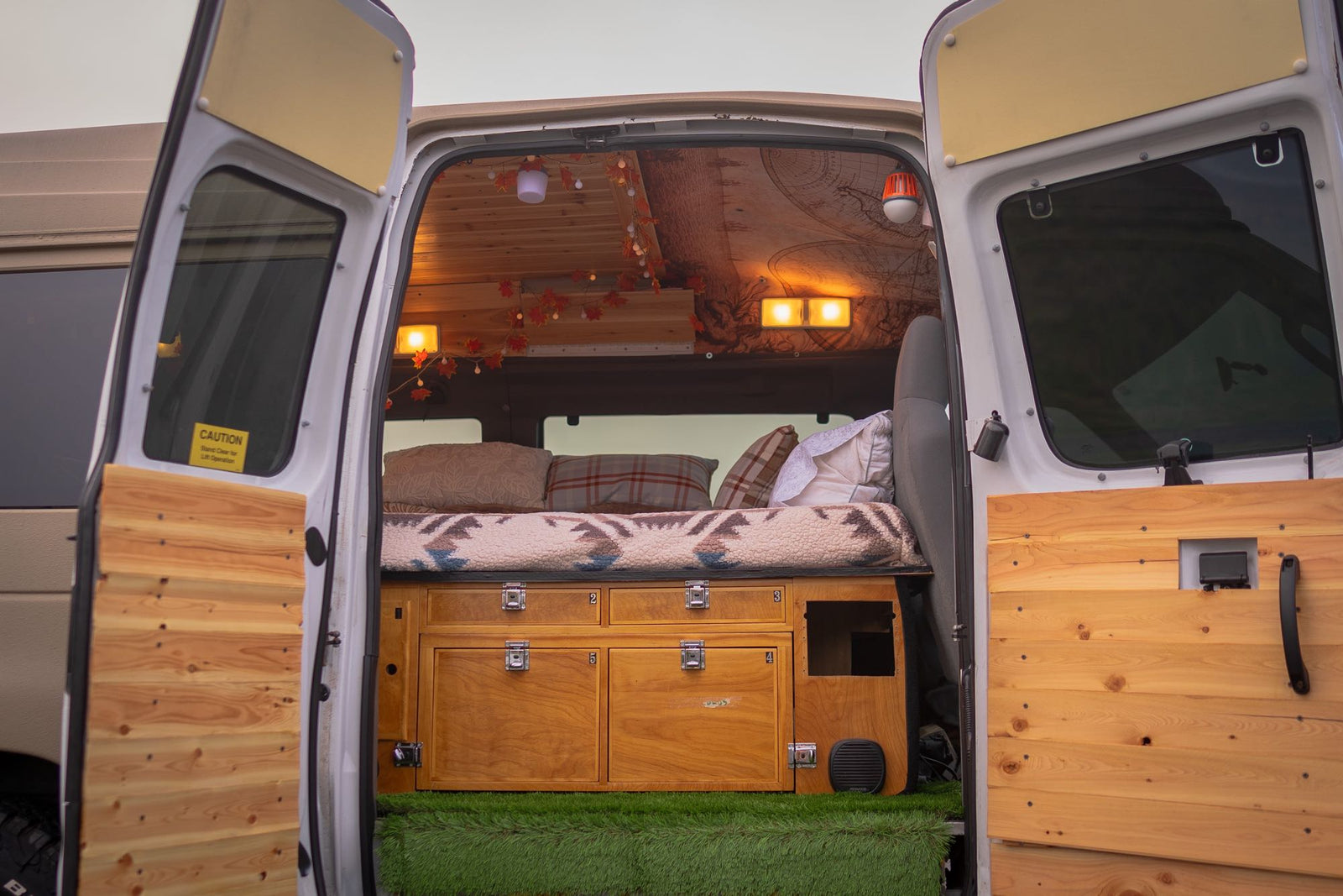 Autumn Breeze Voyager - Cozy Cedar Camper Van