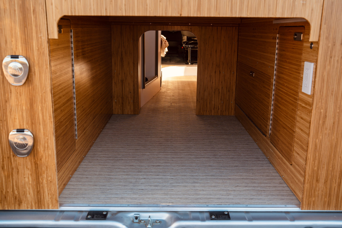 "Sylvan" | Noovo Lite - Heating, AC, Indoor Shower — photo 6