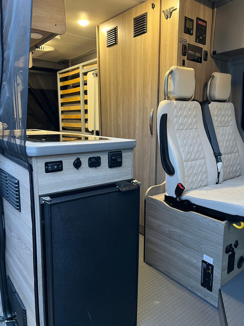 $139 Monthly, or 10% Weekly Special!!! - 2022 Winnebago Solis 59PX — photo 3