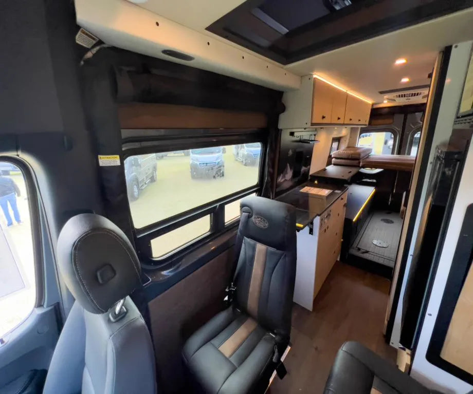 2026 Storyteller Overland CREW MODE CREW-AWD 0 Miles in Phoenix, AZ (photo 9) — photo 9