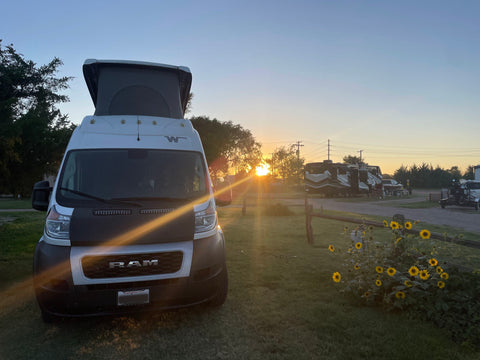 2022 Winnebago Solis White Pop Top Sleeper — photo 3