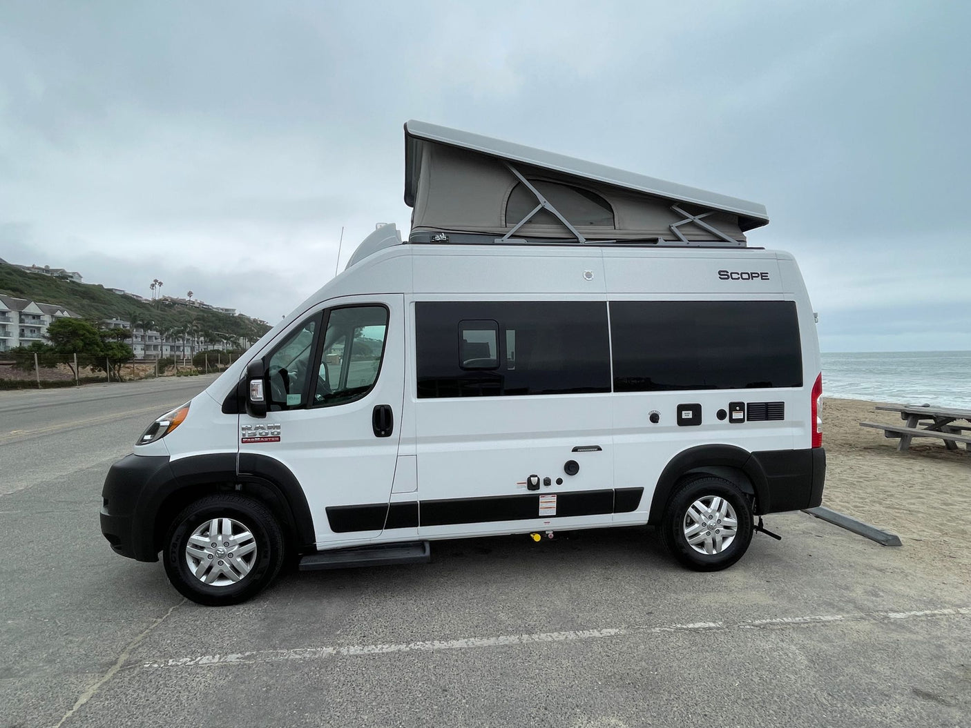 Comfy Camper Van Sleeps 4 w/AC, Pets .Welcome!