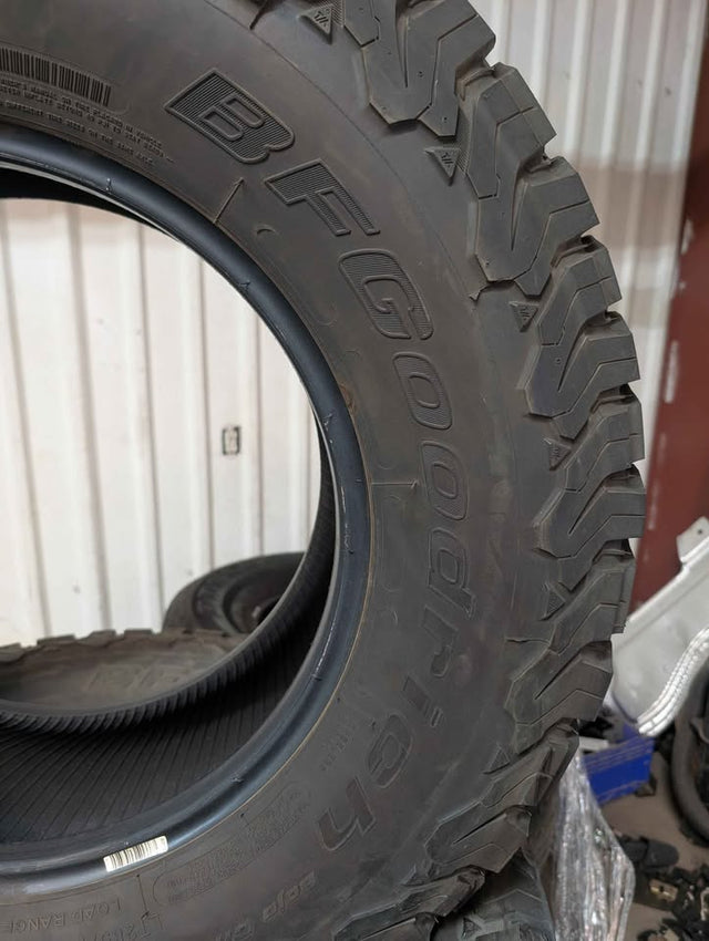 Bs Goodrich all-terrain t/a ko2 285/70r17 — photo 2