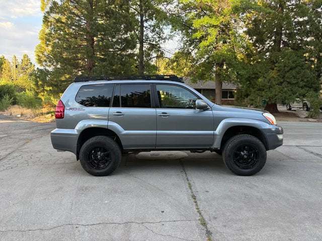 2005 Lexus GX · GX 470 Sport Utility 4D — photo 2