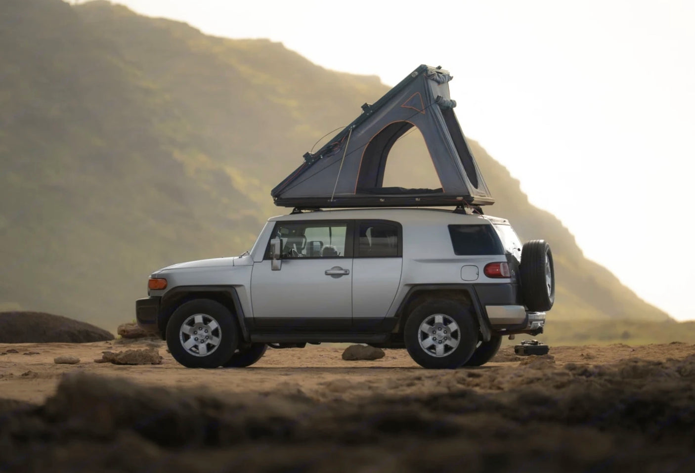 Hawaii Beach Explorer Toyota FJ Rooftop camper