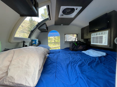 T@g Luxury Teardrop—Gas Saver! A/C & Heater, Outdoor Kitchen & King Bed!