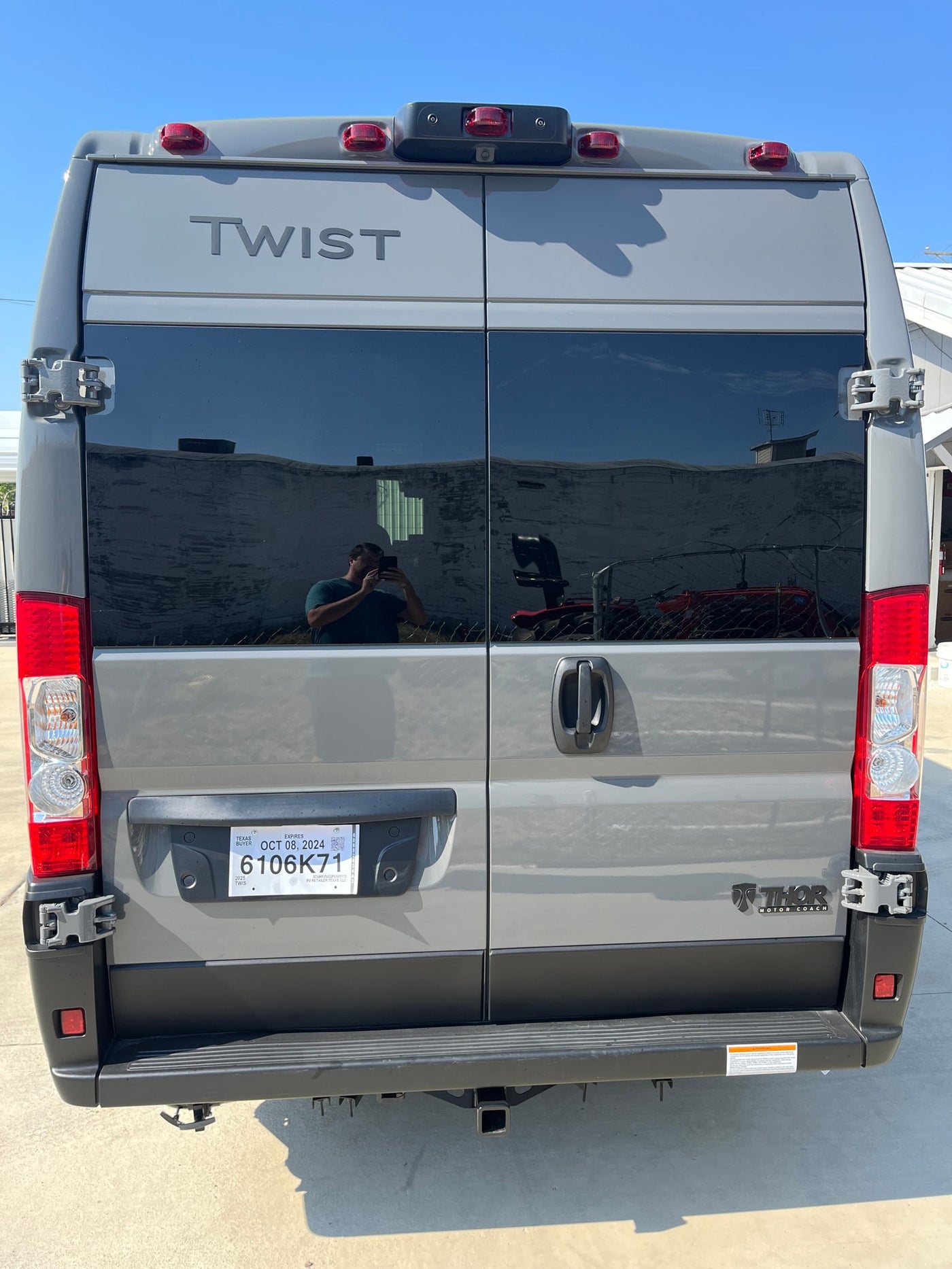  with tinted windows and outdoor hookups — photo 6