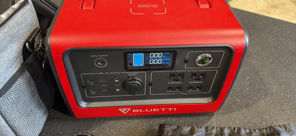 BLUETTI EB70S Portable Power Station with Solar Panel and Carrying Case in Port Orchard, WA (photo 2) — photo 2