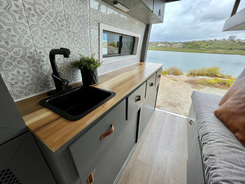 Sprinter Family Adventure Van — photo 3
