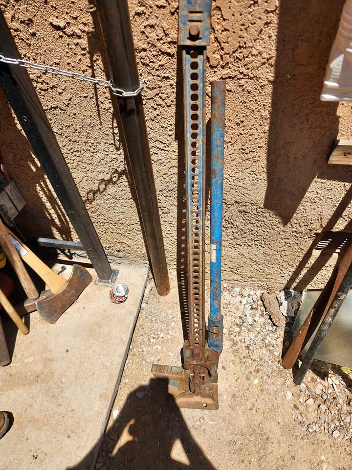 Hi lift heavy duty jack in Los Ranchos de Albuquerque, NM (photo 1)