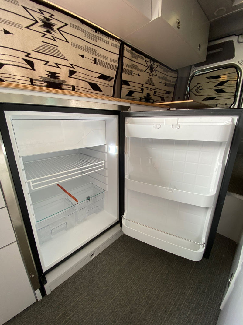  and overhead storage.|Inside this spacious rv rental — photo 8