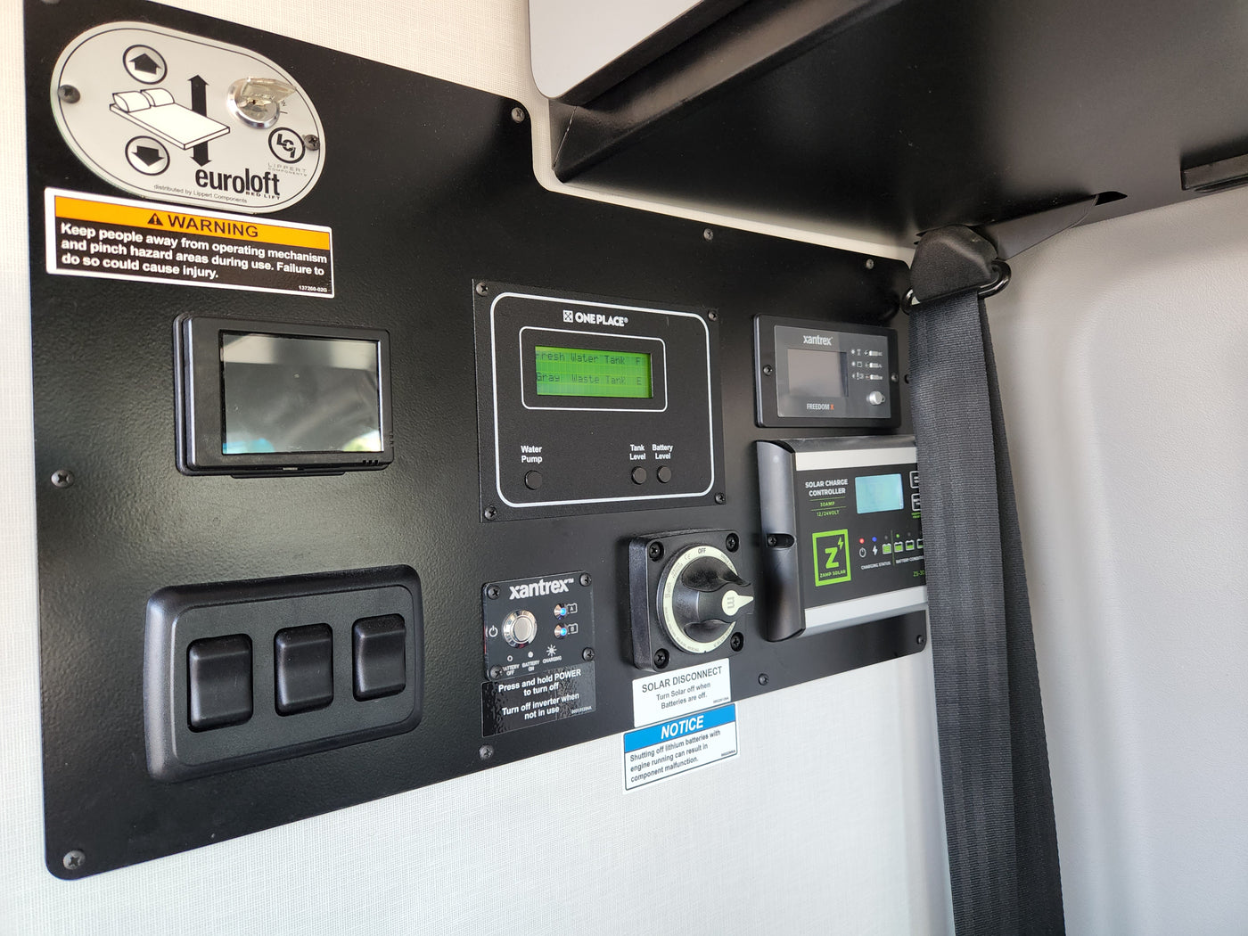 4WD Winnebago Revel 44E "Rosie" Unlimited Miles Montana + Starlink — photo 12