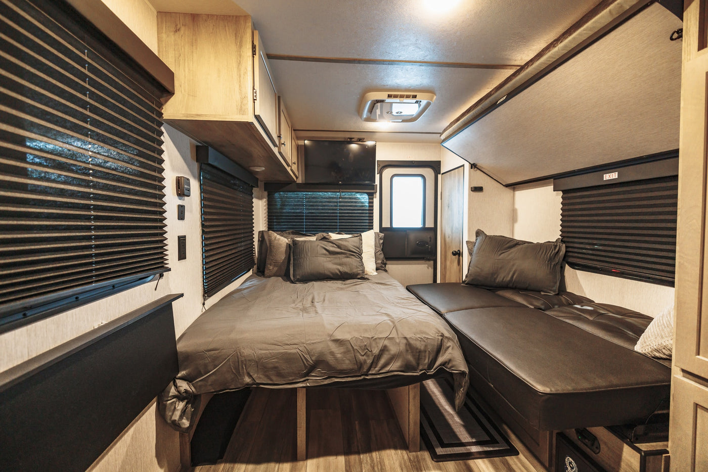  featuring extended awnings and blue lights — photo 7
