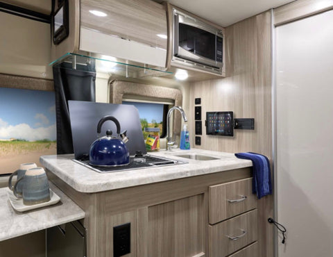 Amazing Compact 18’ RV (Full Bath & Kitchen) — photo 4