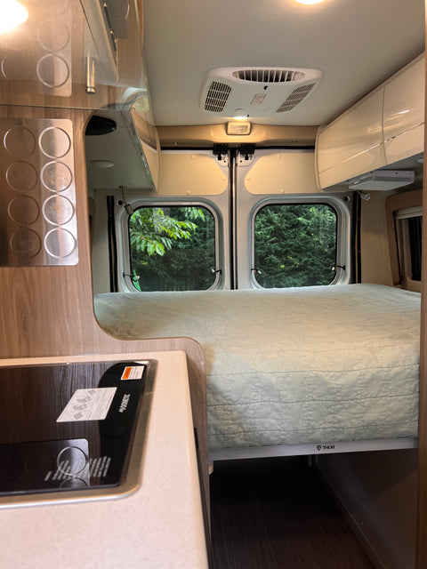 Adventure-Ready 2022 Tellaro | Dogs ok | Free WiFi | Unlimited Miles — photo 4