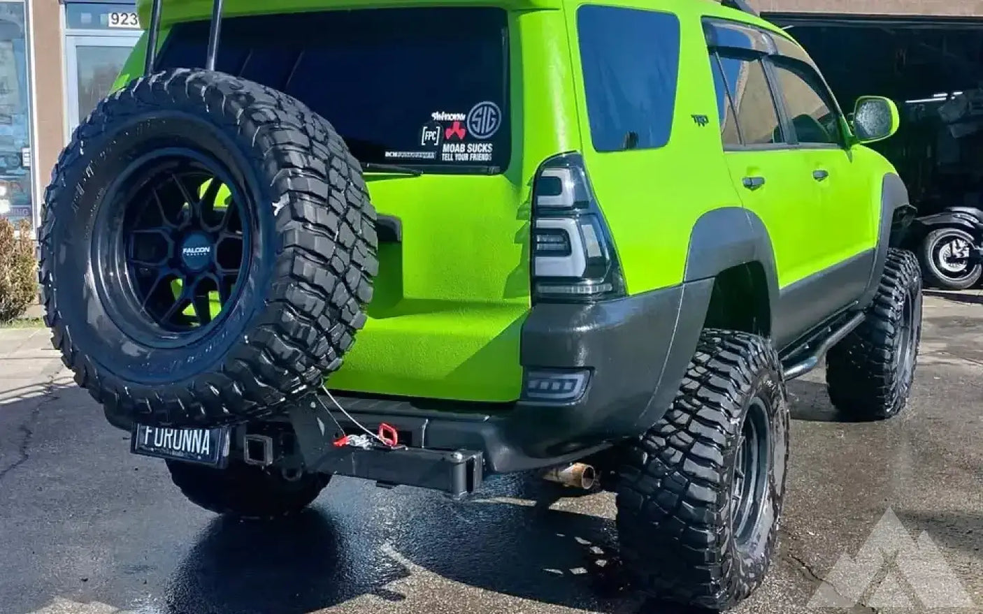 Universal hitch mounted swing out style spare tire — new tire carriers & swing outs for sale (photo 5)