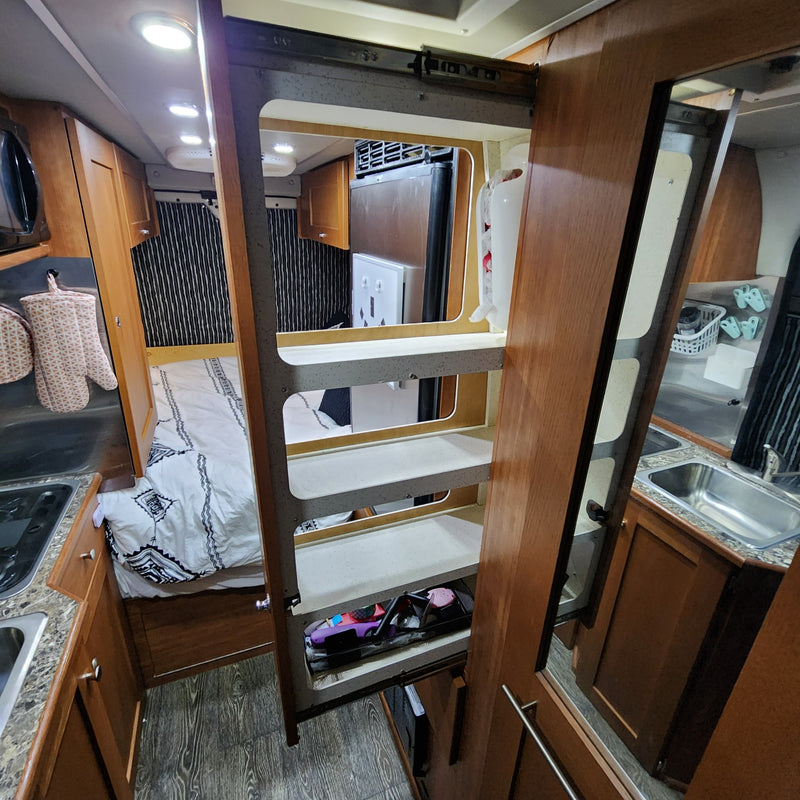  rear seating — photo 9
