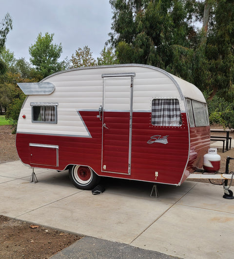 Vintage 1956 Shasta 1500 Canned Ham Travel Trailer overland rental