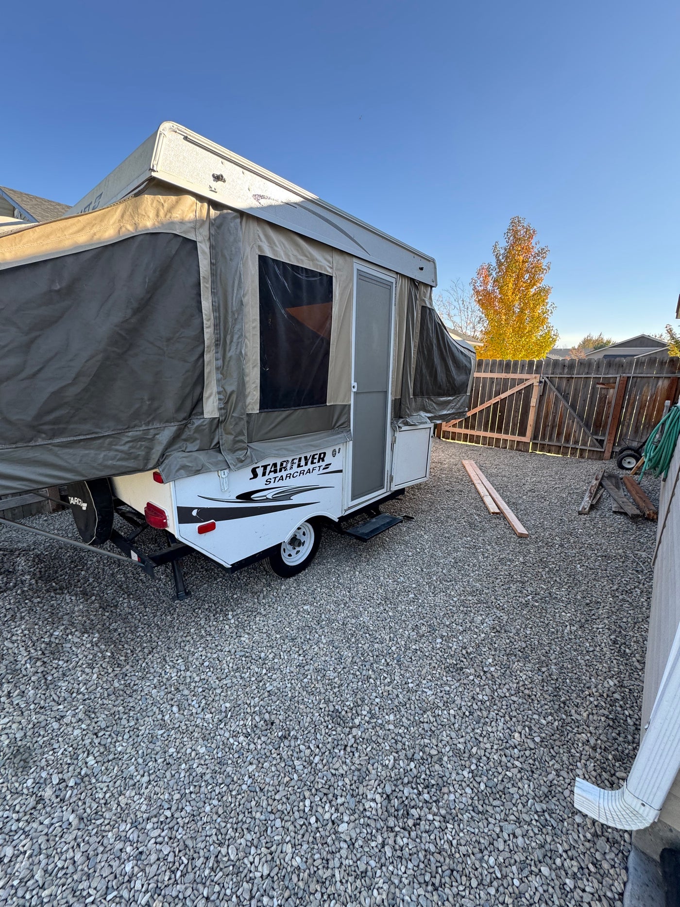 Cozy, Lightweight Tent Trailer – Perfect for Family Adventures! — photo 4