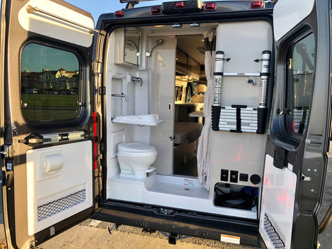 2021 Thor Motor Coach Sequence 20L Passionate Traveler — photo 4