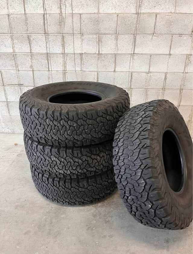 4 BFgoodrich tires 37x12.5x17 — photo 2