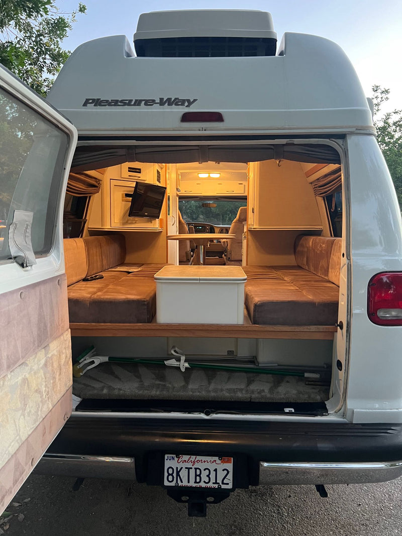  ideal for an RV rental adventure.|White Pleasure-Way Lexor RV rental — photo 6