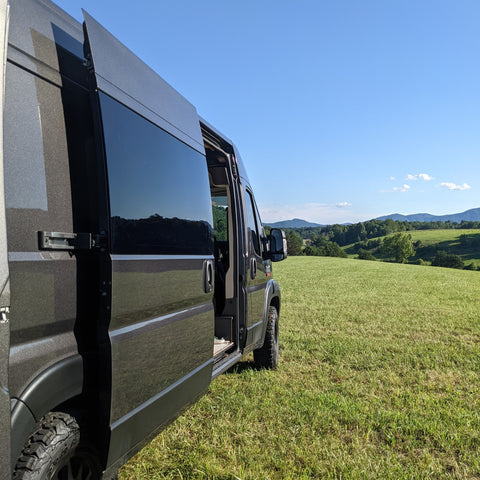 Van Da Coops 22’ Dodge Ram 3500-Hi EXT overland rental