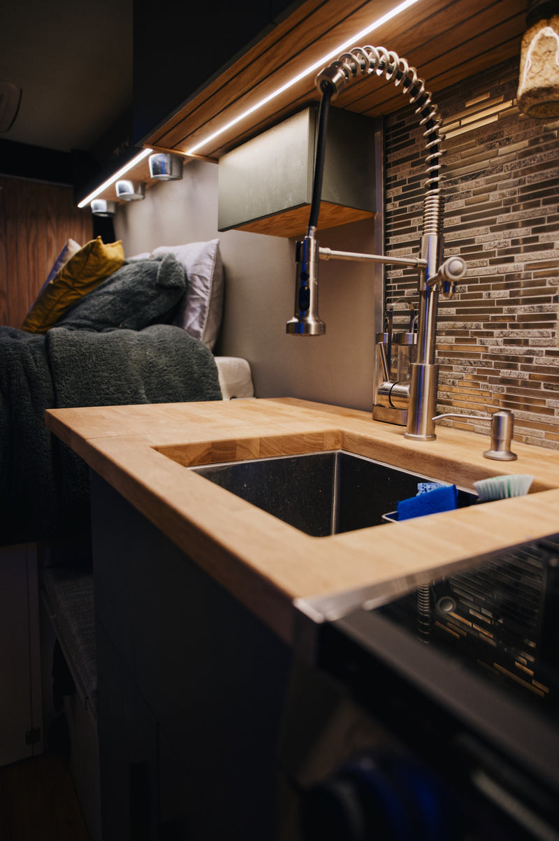 Beautiful 2019 RAM Promaster Travel Van — photo 3