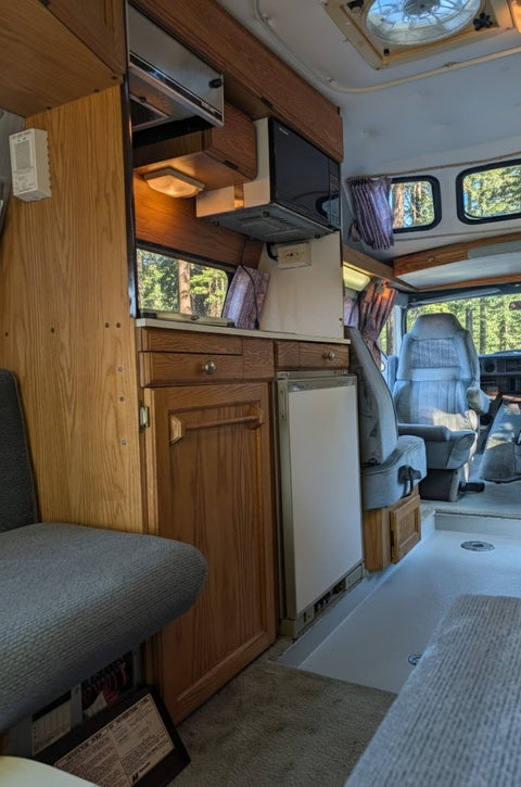 Big Sur Beluga - Retro Class B Camper — photo 4