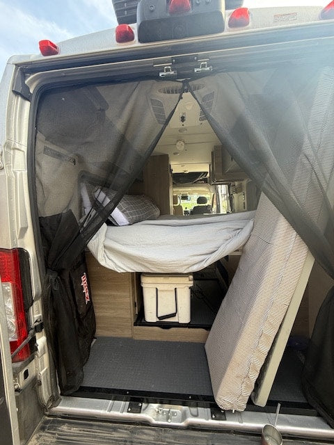  two light quilted passenger seats — photo 6