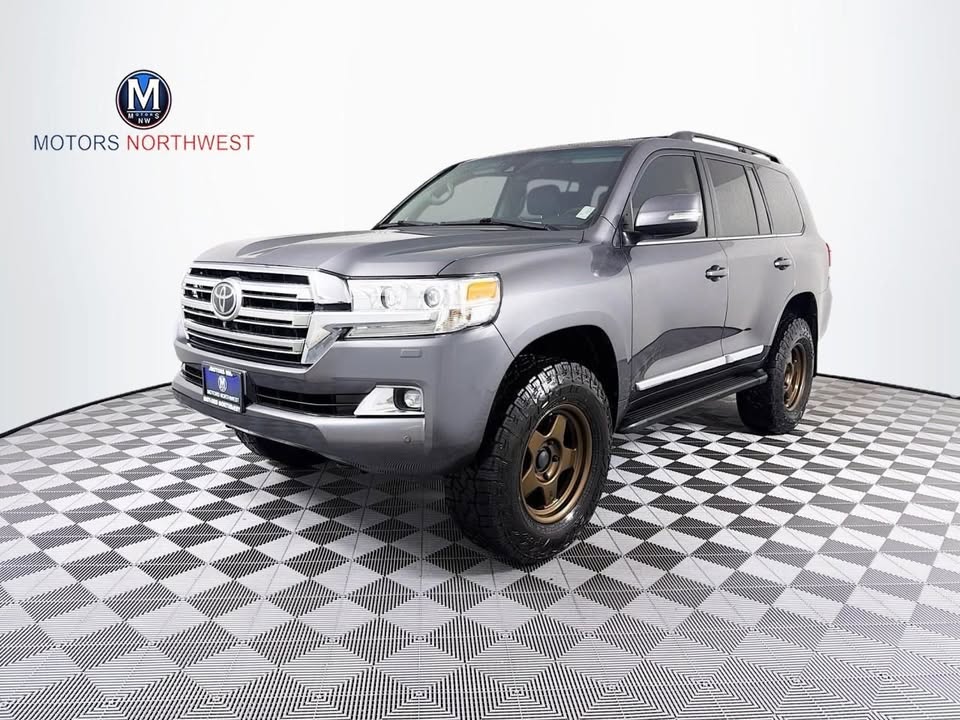 2016 Toyota land cruiser v8 in Tacoma, WA (photo 12) — photo 12