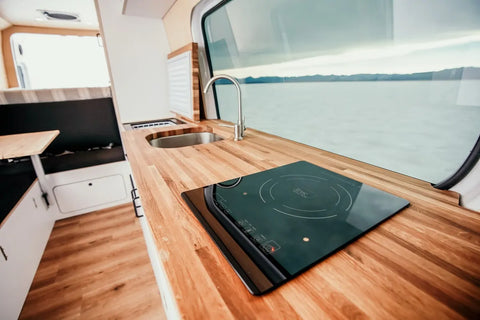 2023 Mercedes AWD Off Grid - Sleeps 6 — photo 4