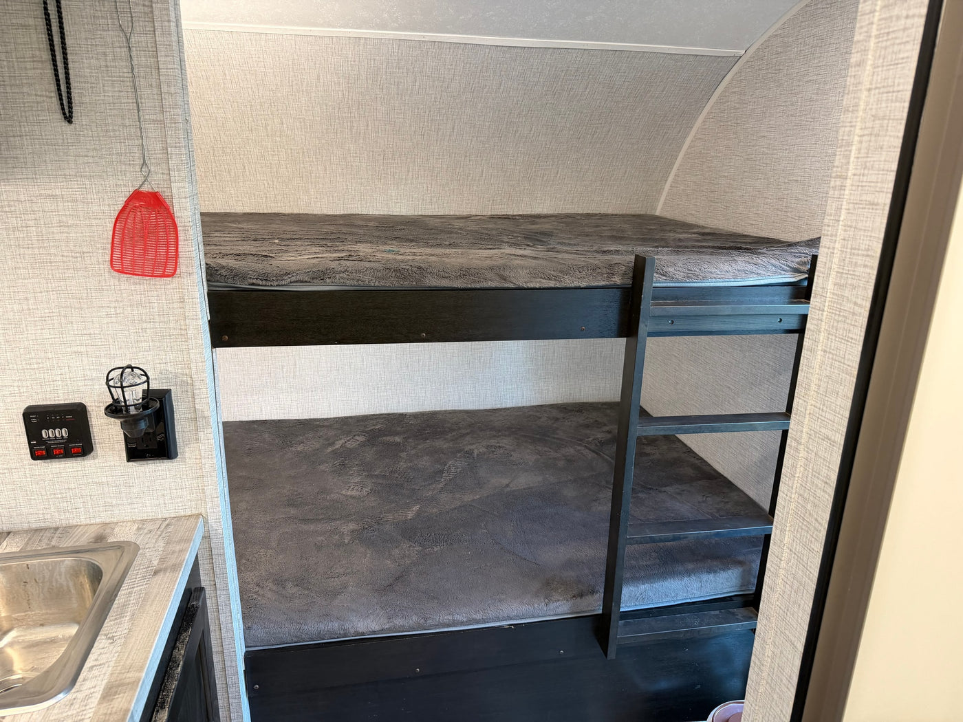  AC — photo 6
