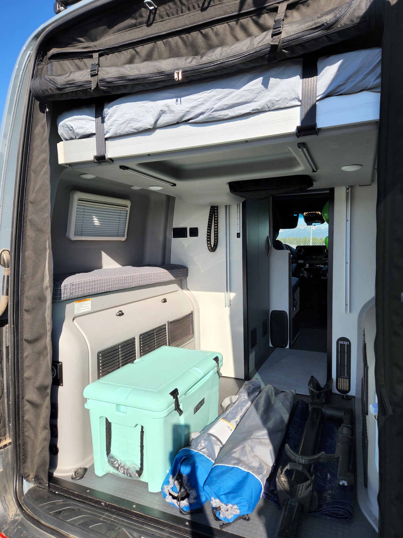 4WD Winnebago Revel 44E "Rosie" Unlimited Miles Mighty 5 + Starlink — photo 17