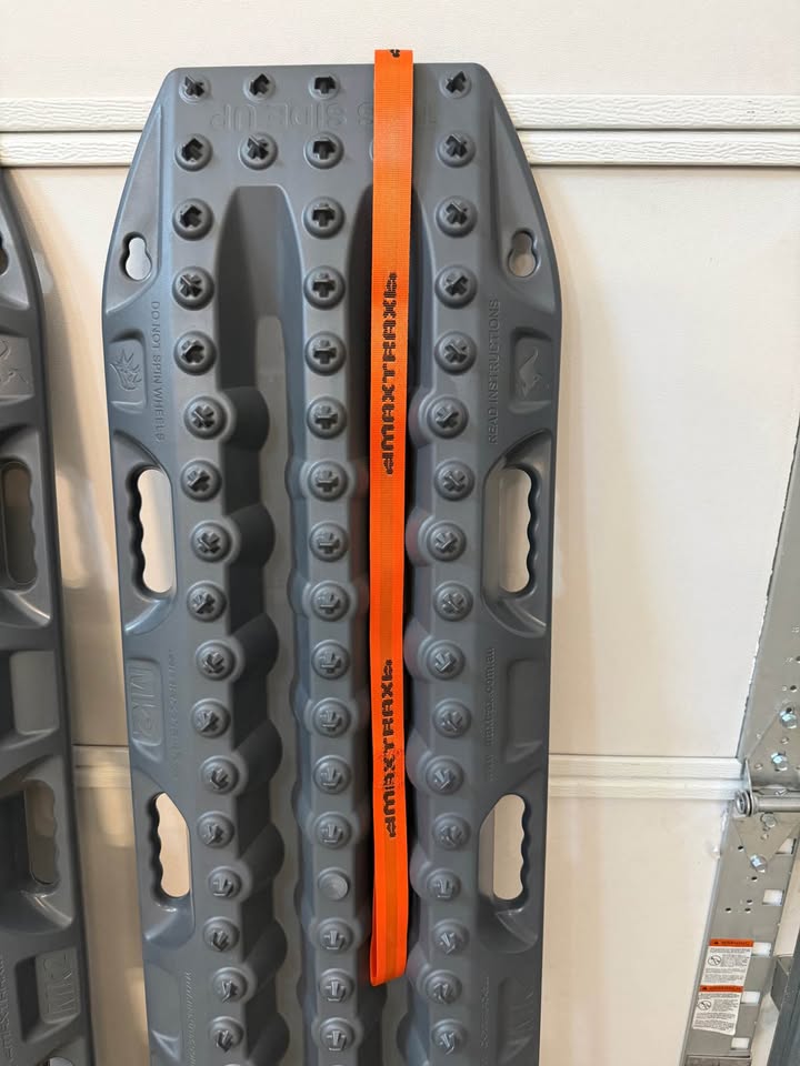 MAXTRAX MKII GUNMETAL GREY w/Lanyard ***NEVER USED*** in Surprise, AZ (photo 5) — photo 5