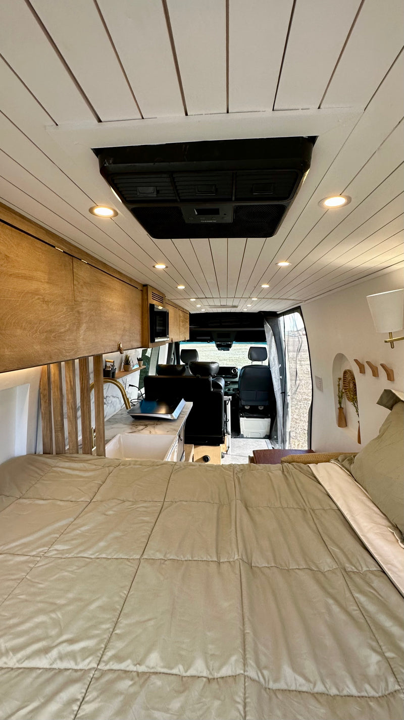 Luxury Mercedes Sprinter 4x4 Campervan “Sully” — photo 17