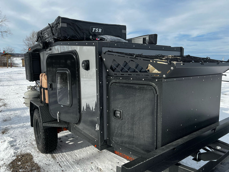  and cozy bed. Ideal for off-grid adventures.|Cozy BOREAS XT camper trailer — photo 2
