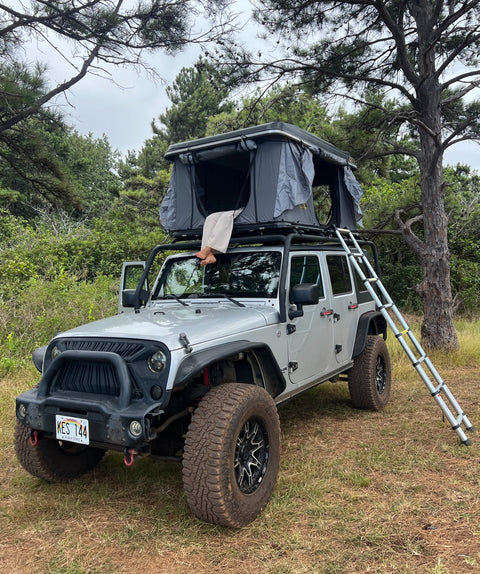 Silver Jeep Wrangler — photo 2
