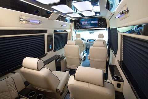 2025 Mercedes Ultimate Coach: 10 Seats, Wi-Fi, Bath, Smart TV — photo 4