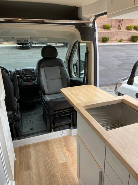 2019 Dodge Ram Promaster 2500 Long. Self-contained get-away-from-it-all! — photo 5